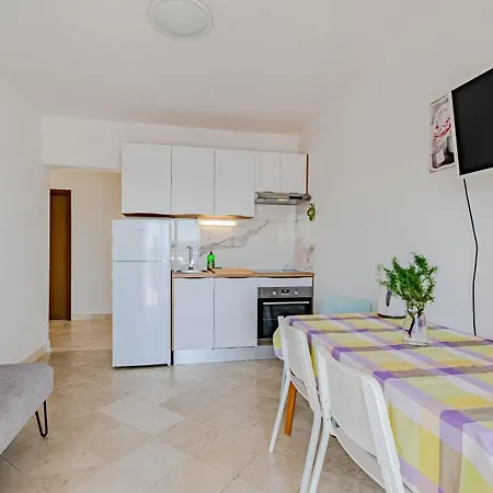 Apartament Pipin - Prigradica, Kod Caffe Tempera *