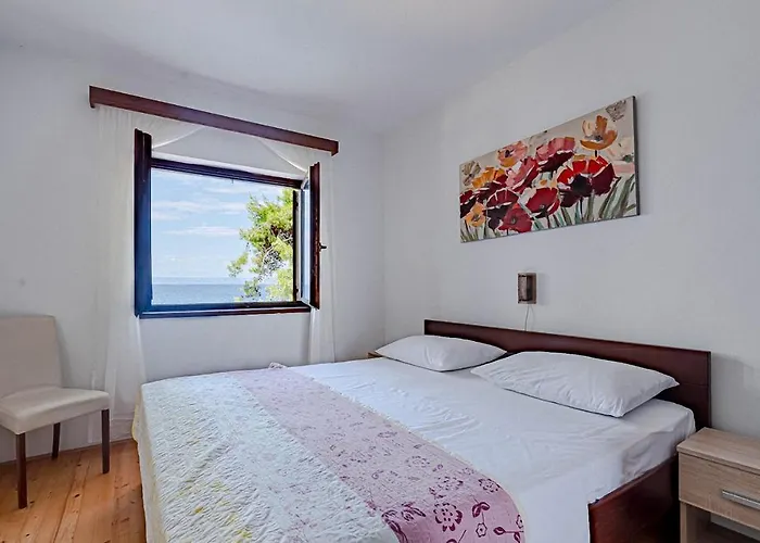 Pipin - Prigradica, Kod Caffe Tempera * Prigradica