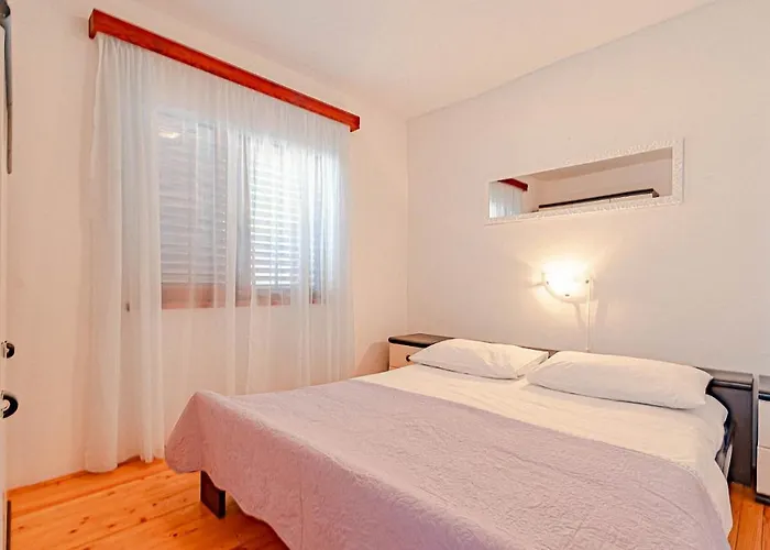 Pipin - Prigradica, Kod Caffe Tempera Prigradica