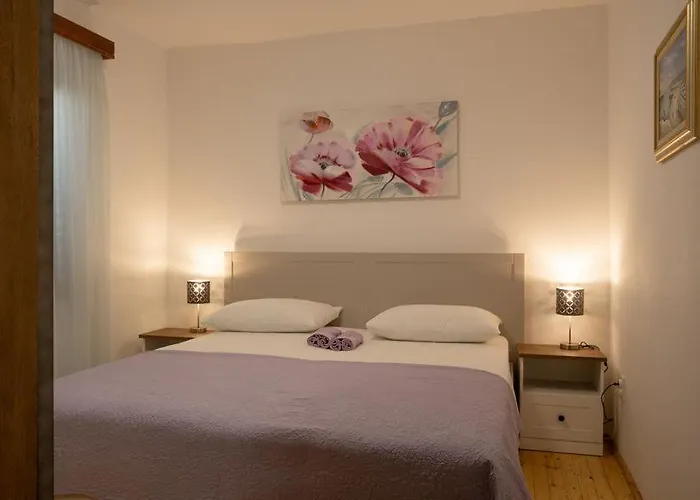 Pipin - Prigradica, Kod Caffe Tempera Prigradica