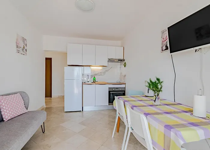 Apartment Pipin - Prigradica, Kod Caffe Tempera *